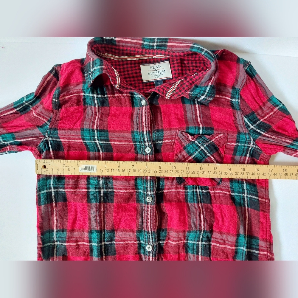 Red & Green Christmas Plaid Button Up size small Flag & Anthem - Picture 5 of 6